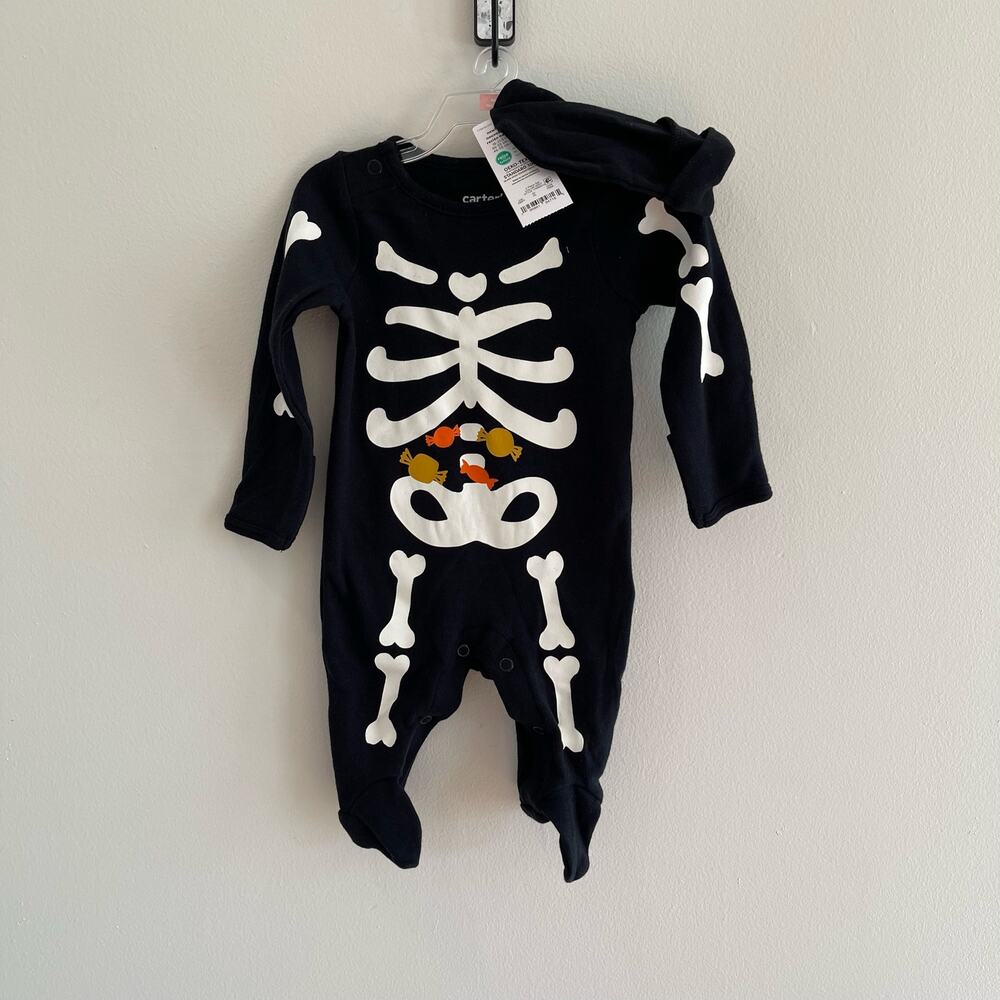 NWT - NEWBORN - CARTER'S SLEEPER AND HAT